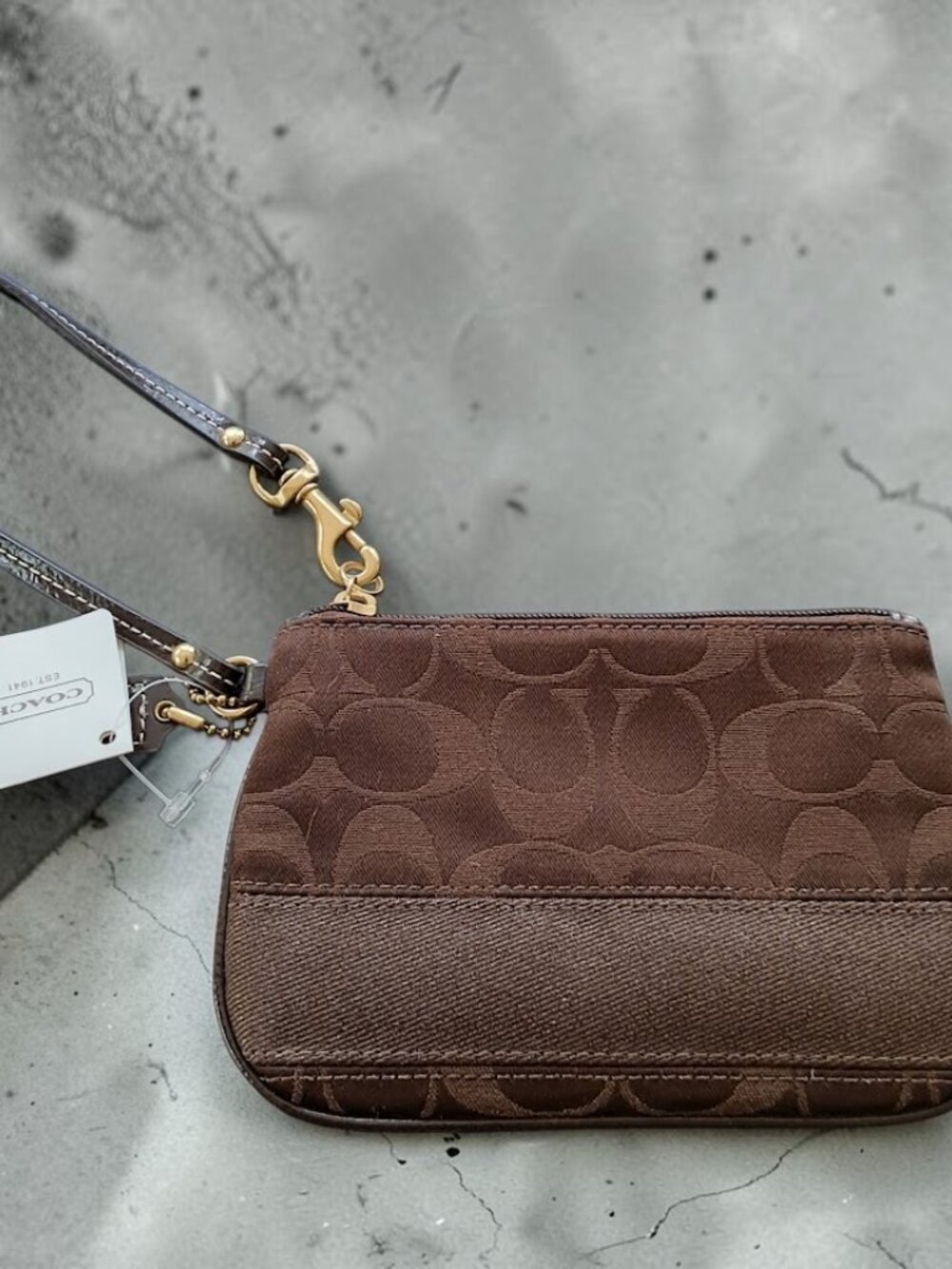 Coach F46319 Brown Pattern Signature Canvas Wristlet/Wallet Zippered - Picture 5 of 9